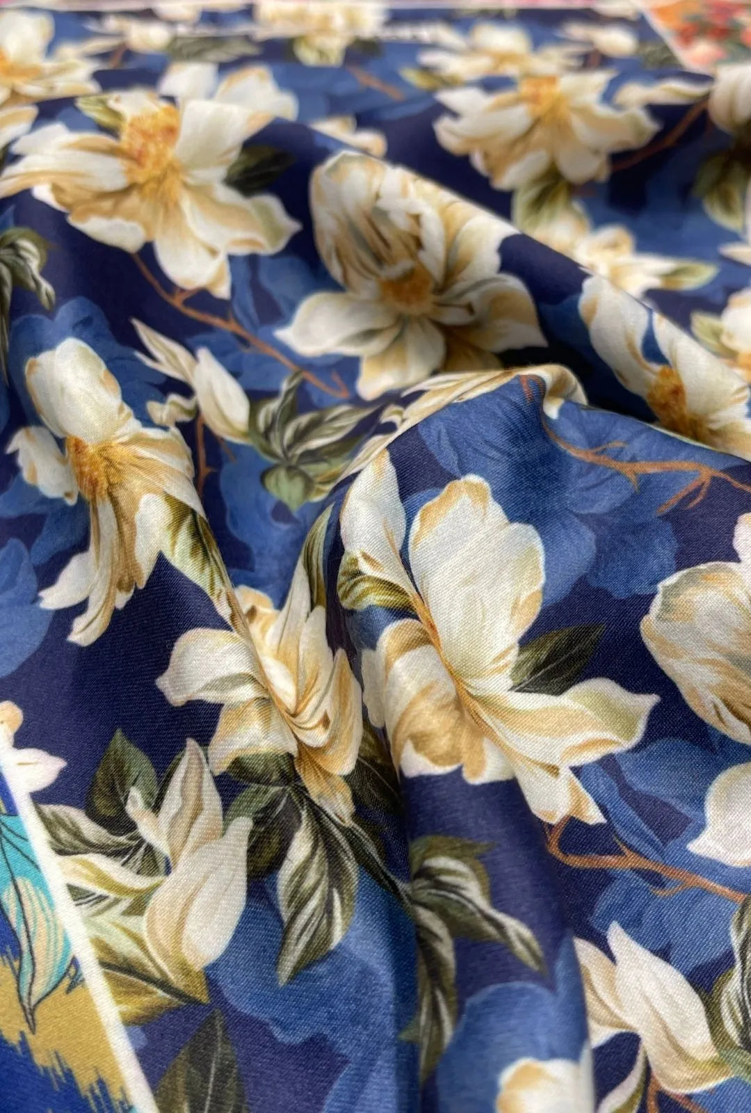 Digital Printed Snow Cotton Fabric for Stylish Women's Wear