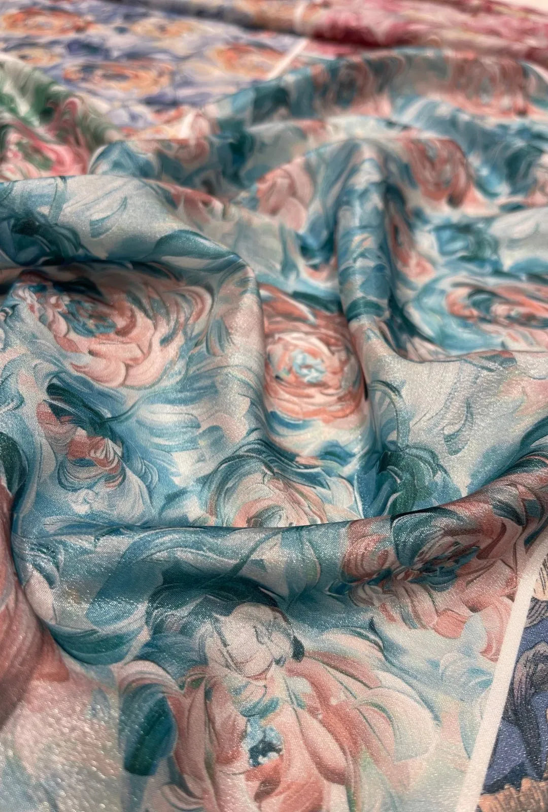 Luxury Silk Crepe Fabric for Contemporary Gulf Fashion Styles