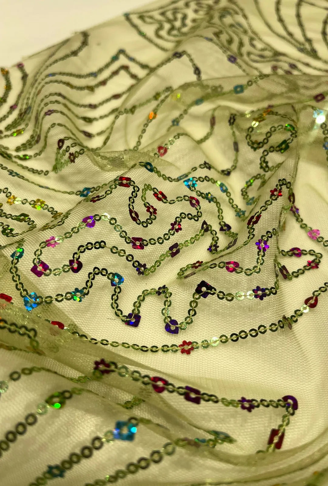 Radiating Fan and Maze Sequence Embroidered Net Fabric