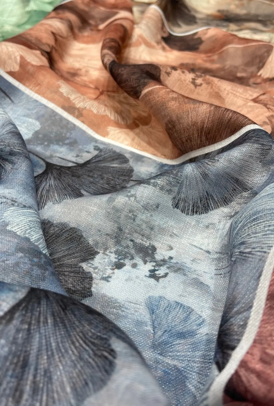 Contemporary Illustrative Flora Linen Boutique Cloth Fabric