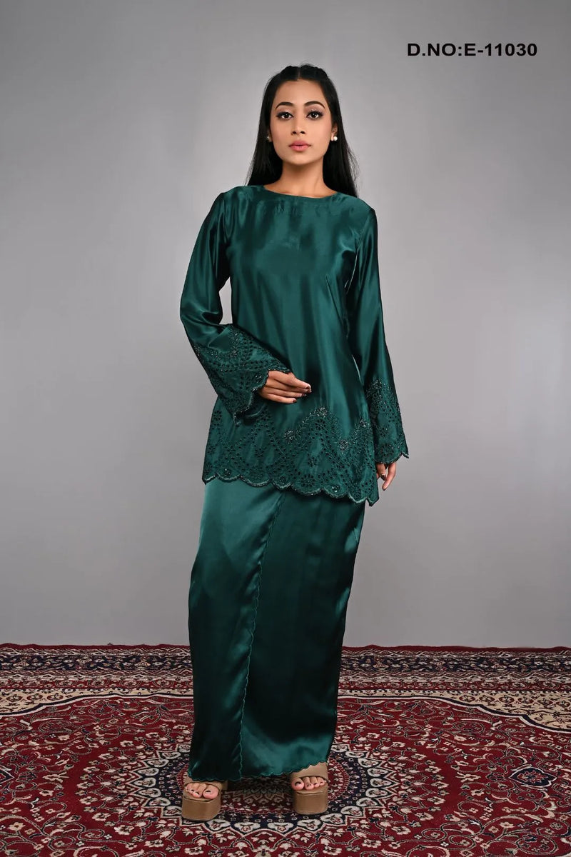 Cut Boarder Green Color Baju Kurung For Women
