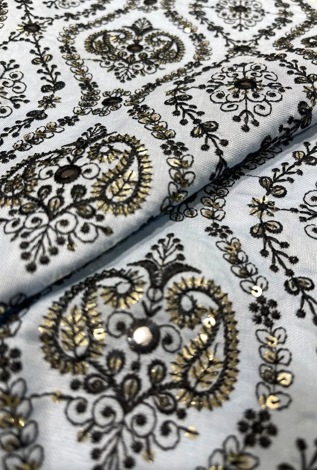 Elegant Paisley Embroidered Polyester Linen Jalabeya Material