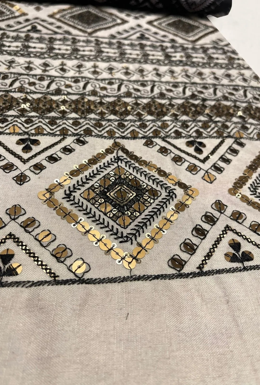 Elite Geometric Embroidered Linen Luxury Takchita Dress Cloth