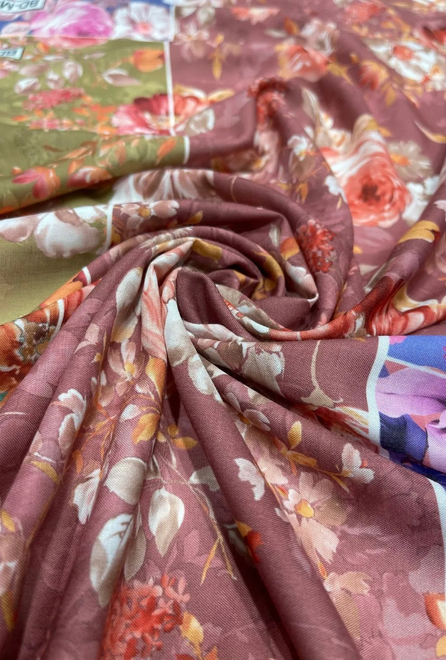Exquisite Bouquet Printed London Cotton Premium Kaftan Fabric