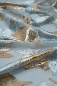 Holds shape well with a defined metallic print fabric
