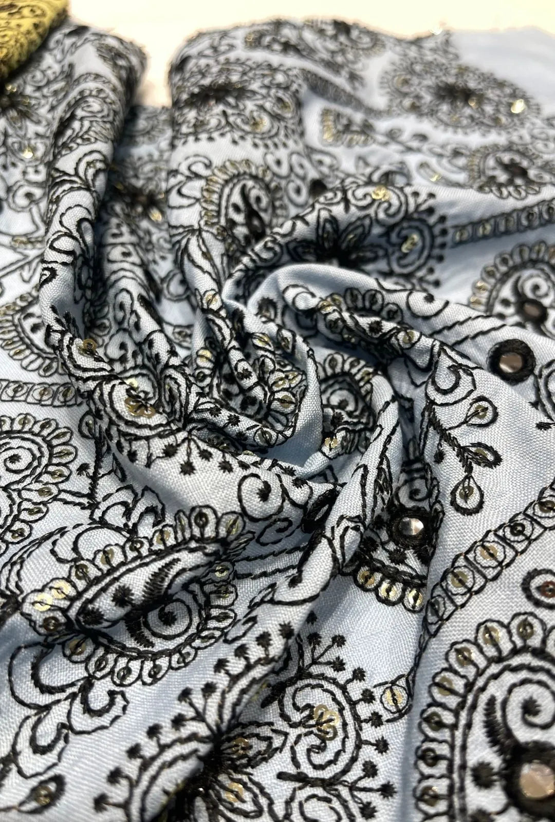 Gorgeous Floral Embroidered Polyester Linen Jalabeya Fabric