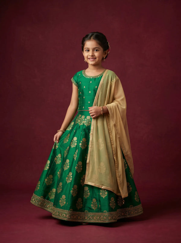 KIDS WEAR
