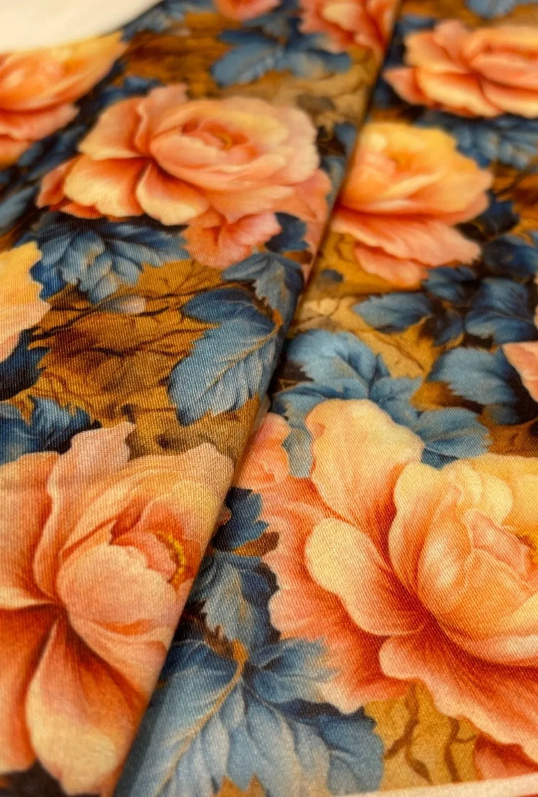 Luxury Digital Printed Snow Cotton Fabric for Designer Clothing