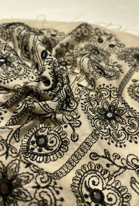 Magnificent Medallion Embroidered Linen Elite Mukhawar Cloth