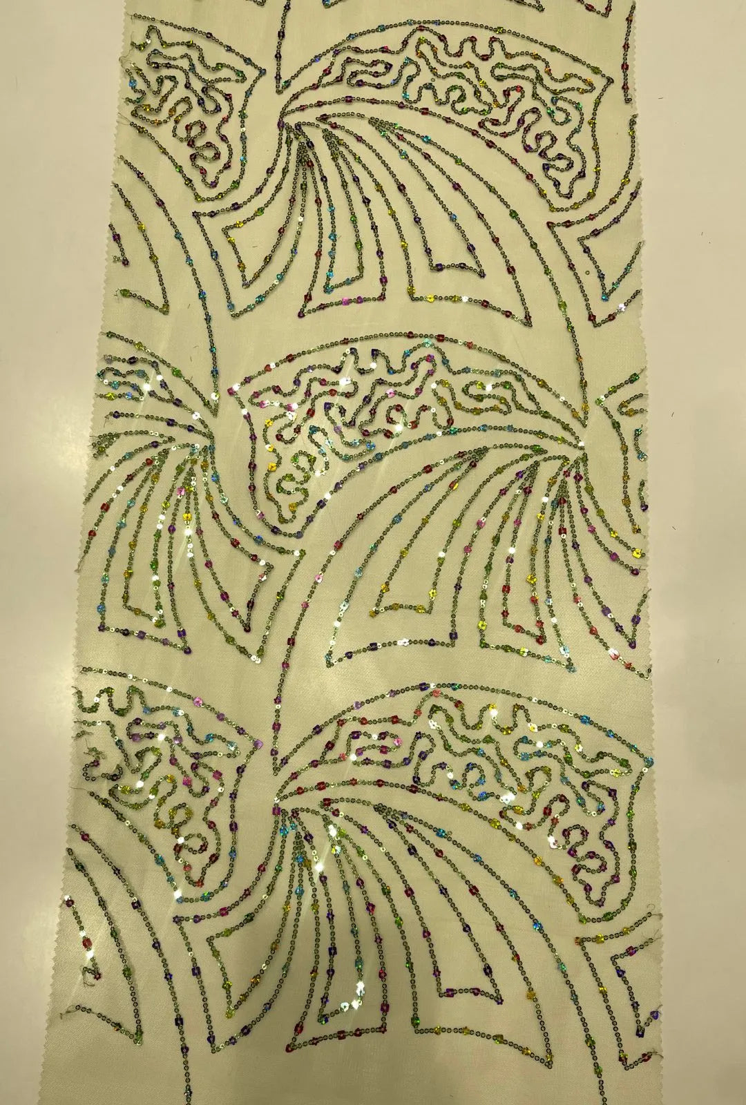 Radiating Fan and Maze Sequence Embroidered Net Fabric