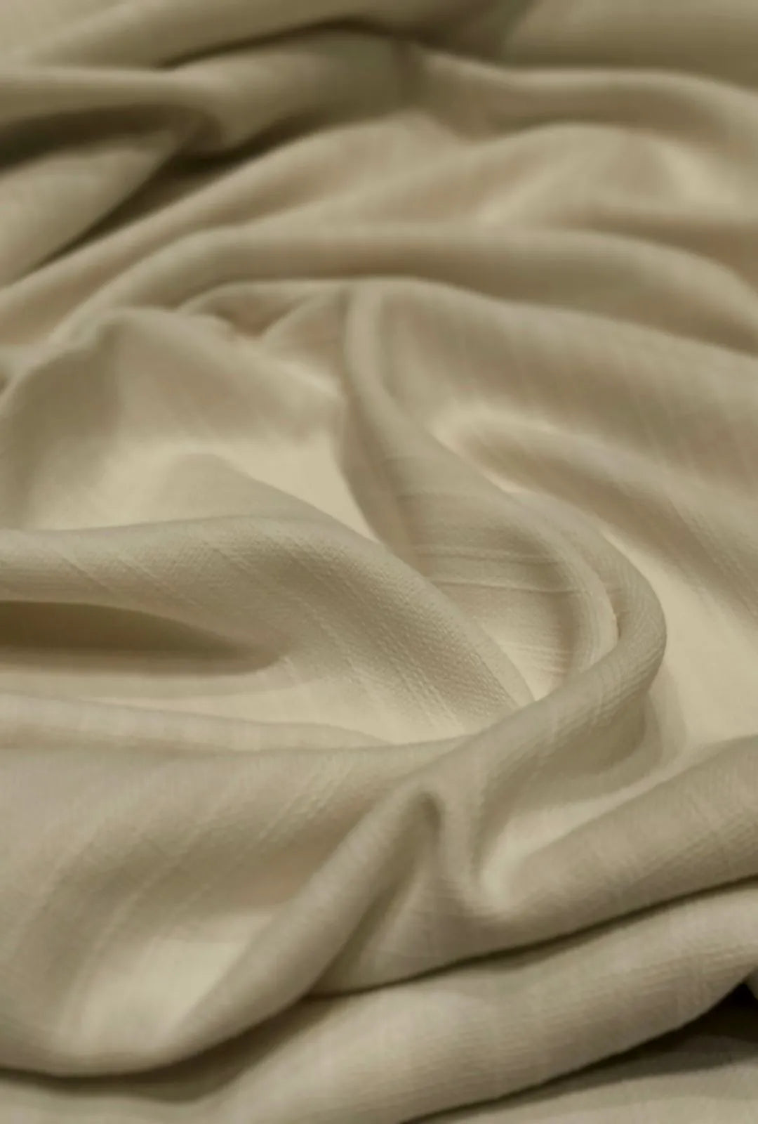 Sophisticated Solid Textured Jute Fabric For Boutique Apparel
