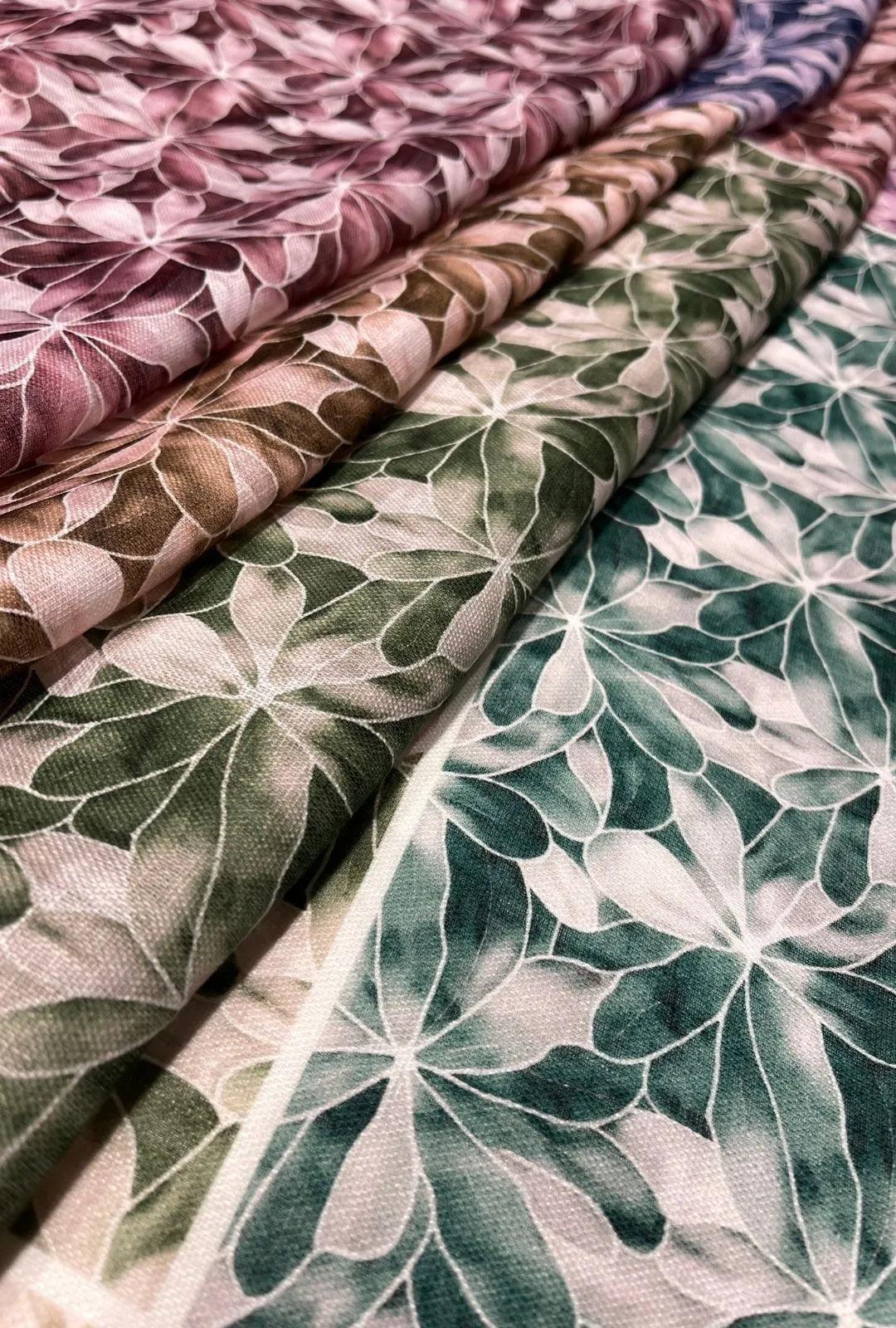 Striking Graphic Floral Pattern Linen Boutique Textile Yardage