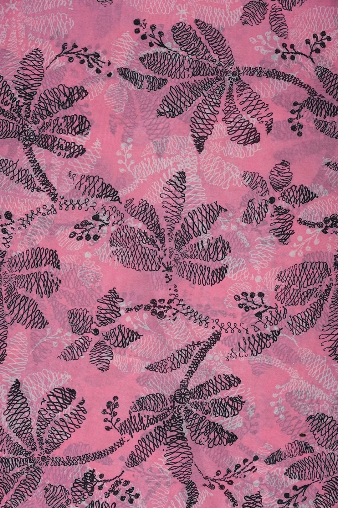 Fuchsia Line - Arts Tropical Print Chiffon - غاجي والا إكسبورت Gajiwala Export