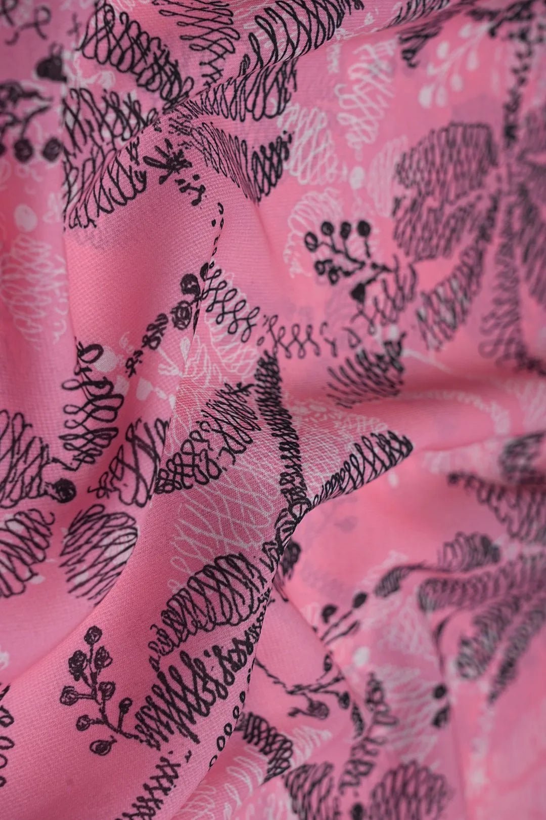 Fuchsia Line - Arts Tropical Print Chiffon - غاجي والا إكسبورت Gajiwala Export