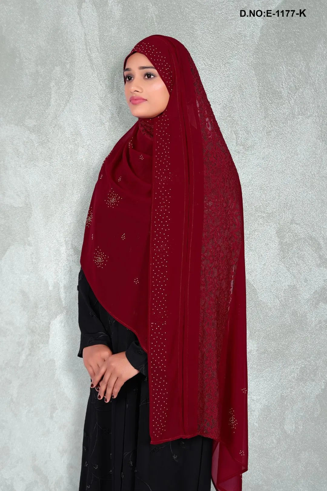 Rich Dupatta with Intricate Floral Lace Border - غاجي والا إكسبورت Gajiwala Export
