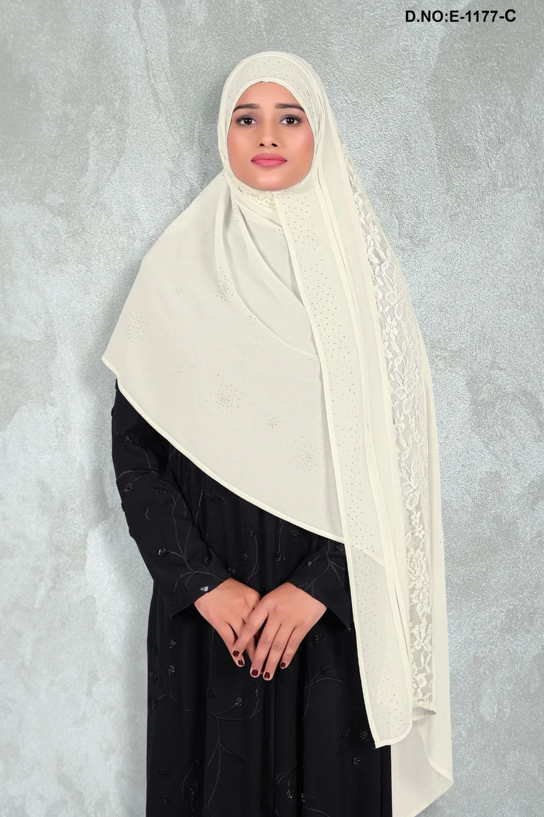 Rich Dupatta with Intricate Floral Lace Border - غاجي والا إكسبورت Gajiwala Export