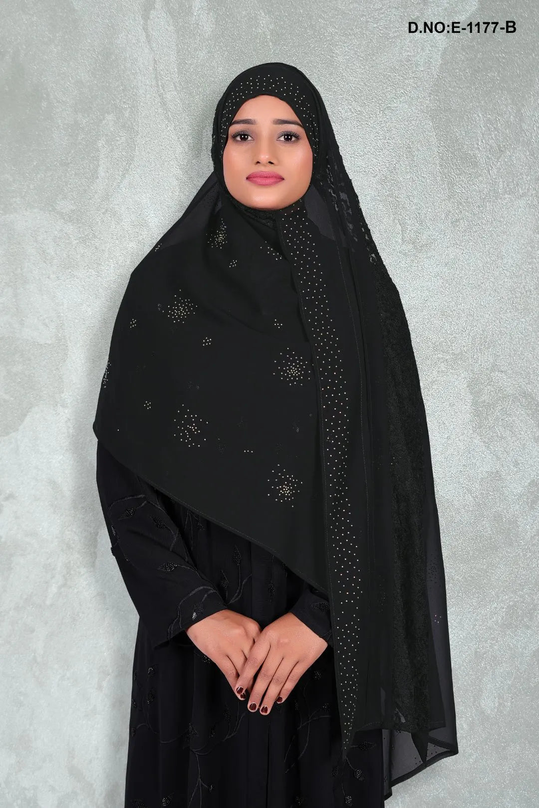 Rich Dupatta with Intricate Floral Lace Border - غاجي والا إكسبورت Gajiwala Export